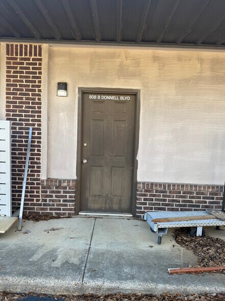 More Photos Of 990 N Daleville Ave, Daleville Warehouse For Sale