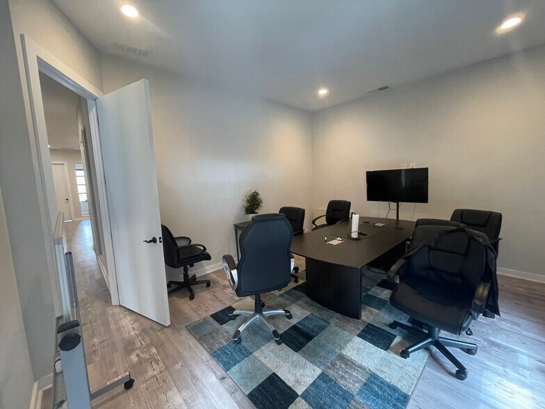 More Photos Of 6110 McFarland Station Dr, Alpharetta Medical For Lease