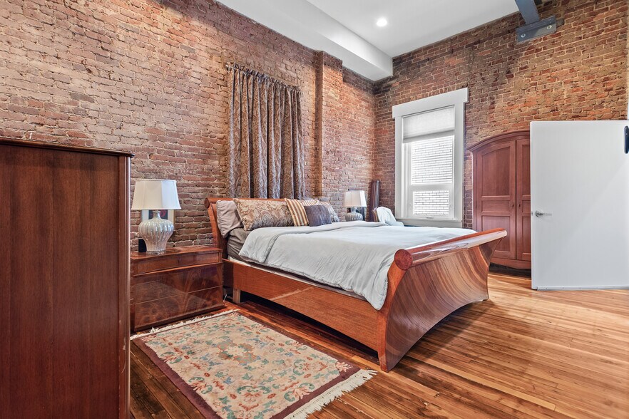 More Photos Of 302-308 1st St SW, Roanoke Storefront Retail Residential For Sale