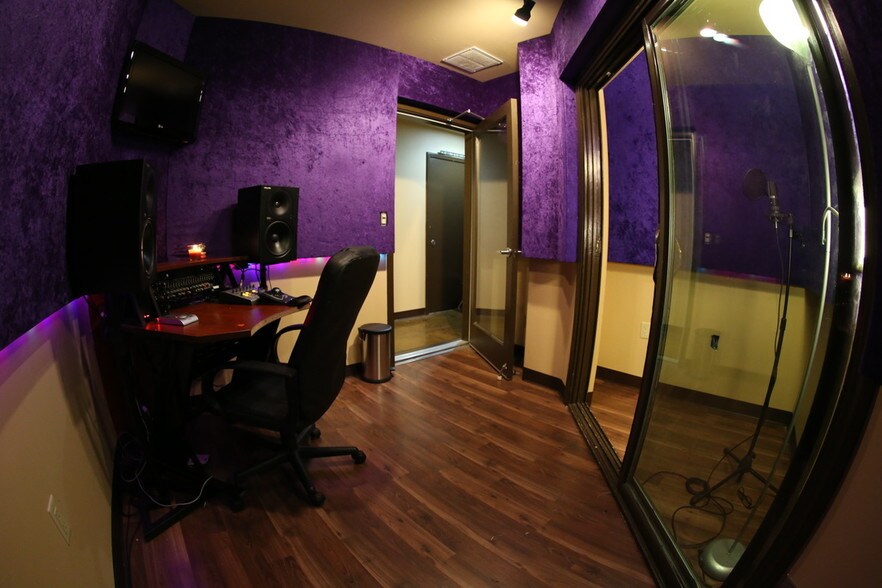 More Photos Of 4617 Van Nuys Blvd, Sherman Oaks Storefront For Sale