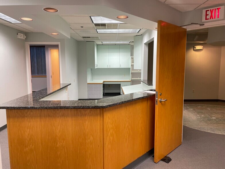 Primary Photo Of 3 Woodland Rd, Stoneham Medical For Sale