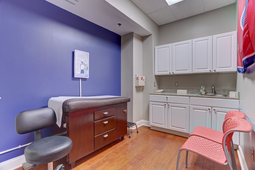 More Photos Of 95 S Main St, Memphis Storefront Retail Office For Lease