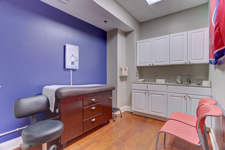 More Photos Of 95 S Main St, Memphis Storefront Retail Office For Sale