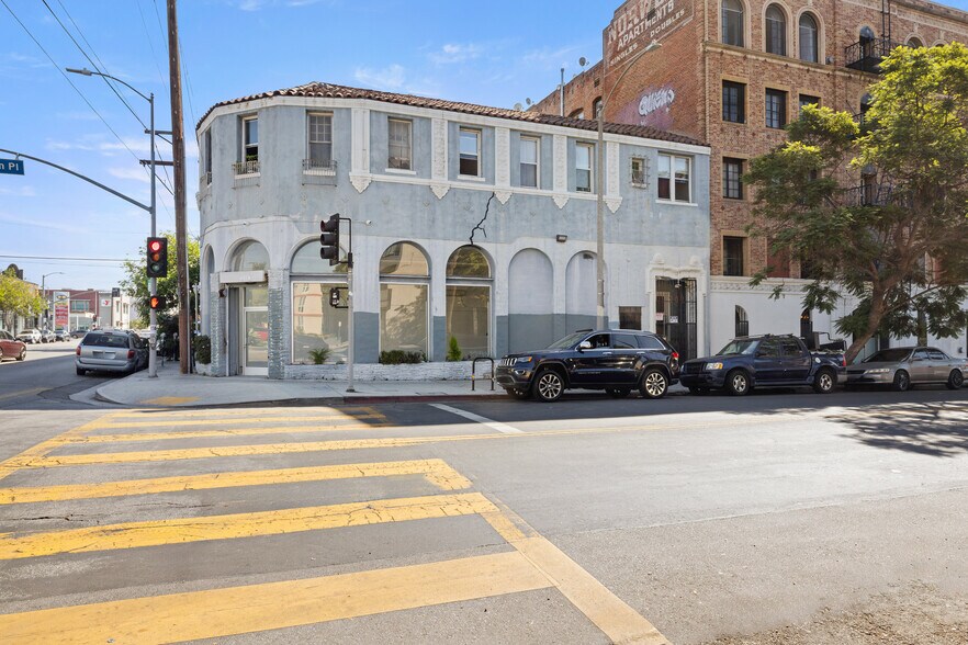 More Photos Of 4356-4378 W 3rd St, Los Angeles Storefront Retail Residential For Lease