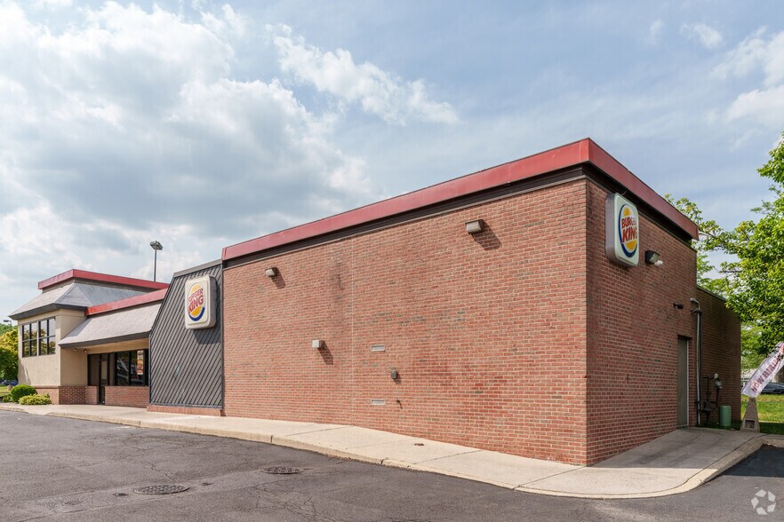 More Photos Of 90 Franklin Mills Blvd, Philadelphia Fast Food For Lease