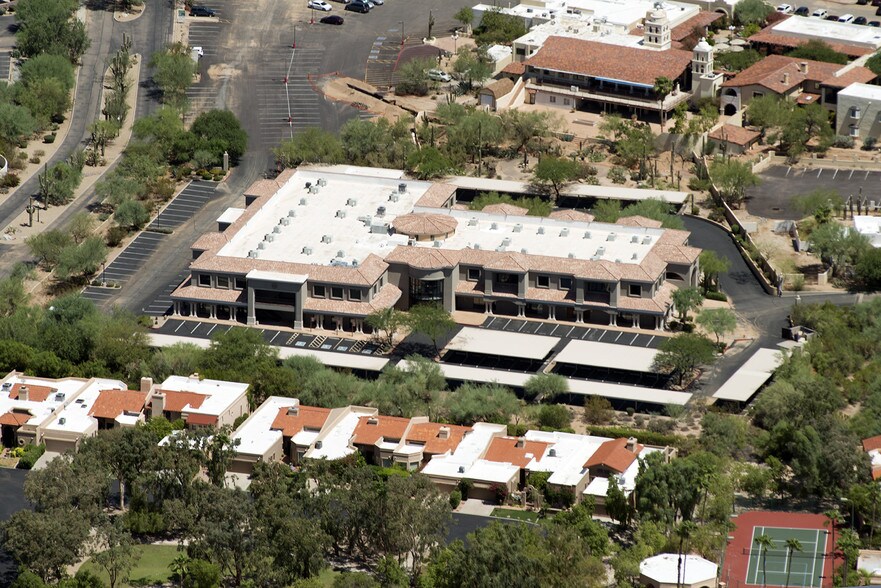 More Photos Of 8700 E Vista Bonita Dr, Scottsdale Medical For Lease