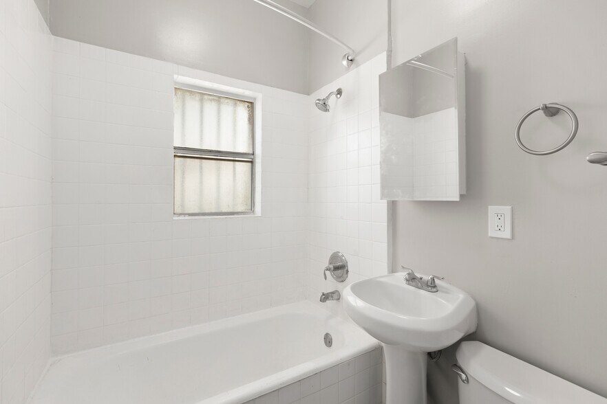 More Photos Of 210 W 43rd Pl, Los Angeles Apartments For Sale