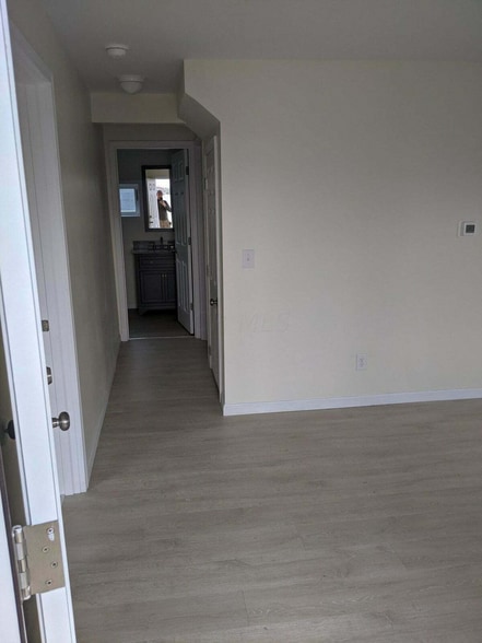More Photos Of 1400 Bliss St, Columbus Warehouse For Lease