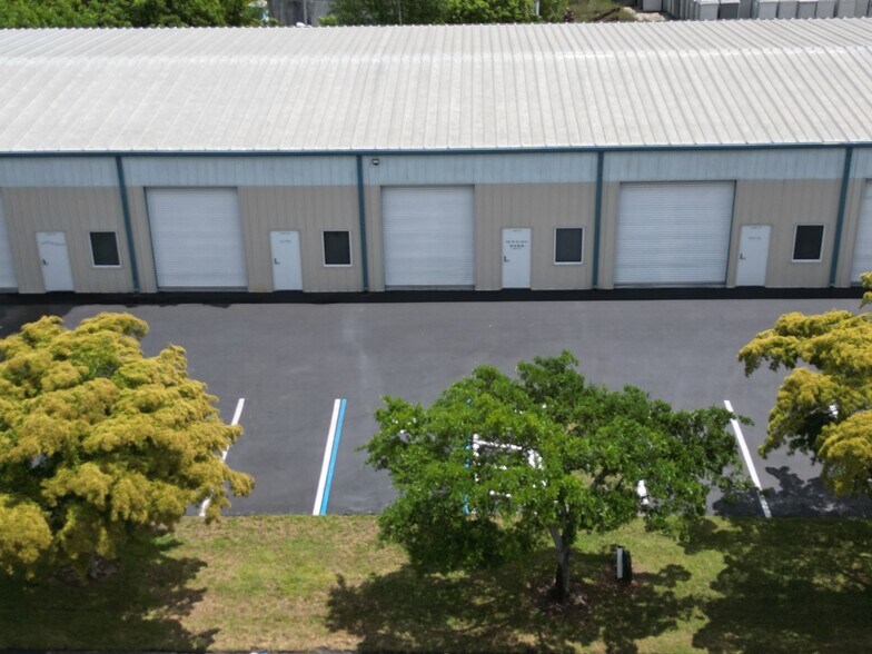 More Photos Of 4595 Progress Ave, Naples Warehouse For Sale