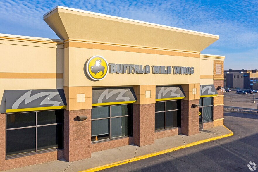 More Photos Of 3701 W Division St, Saint Cloud General Retail For Lease