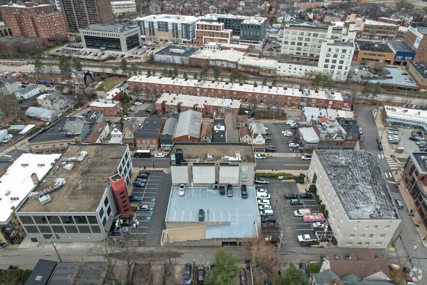 More Photos Of 5840-5846 Ellsworth Ave, Pittsburgh Medical For Lease