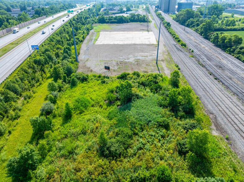 More Photos Of 4100 Truro Station Service Rd, Columbus Manufacturing For Sale