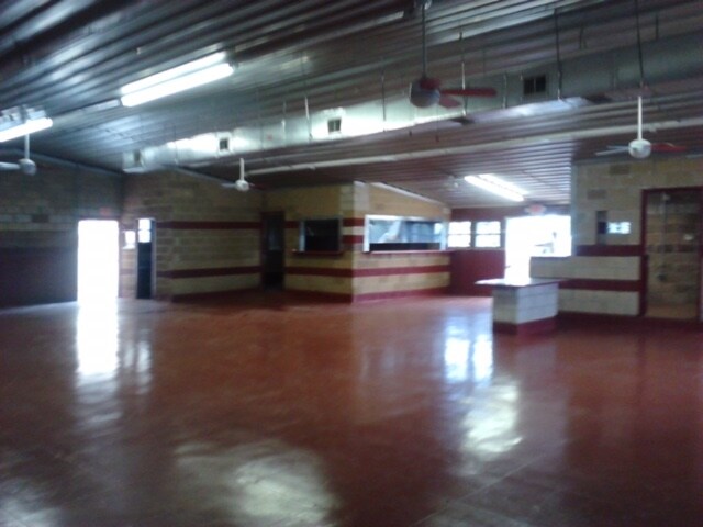 More Photos Of 17695 Luckey Rd, Lytle Restaurant For Lease