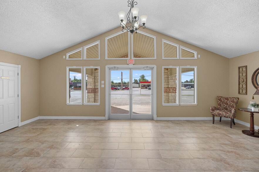 More Photos Of 1306 W Cameron Ave, Rockdale Religious Facility For Sale