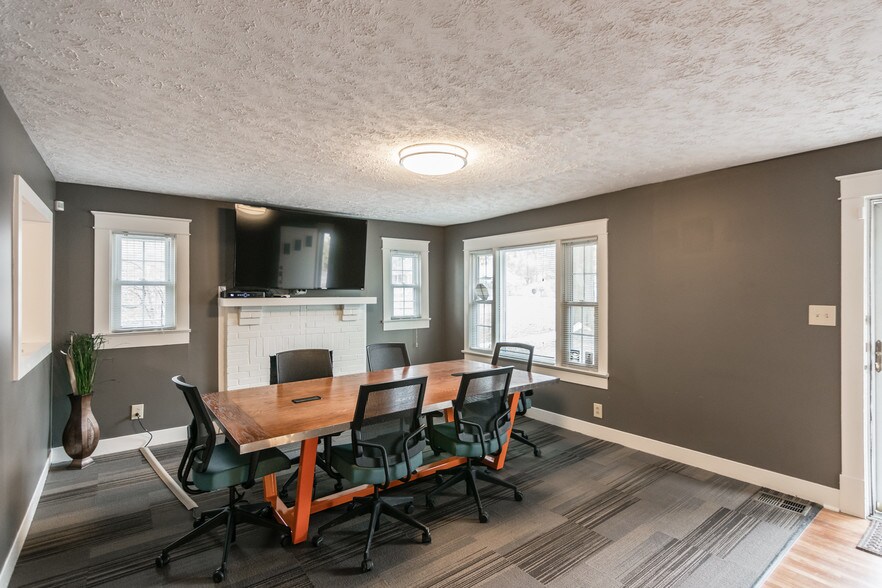 More Photos Of 124 Two Mile Pike, Goodlettsville Loft Creative Space For Sale