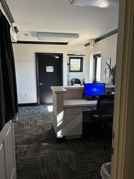 More Photos Of 2204 Crestmoor Rd, Nashville Medical For Lease