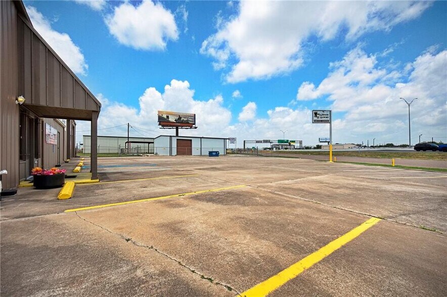 More Photos Of 1157 S Padre Island Dr, Corpus Christi Warehouse For Sale