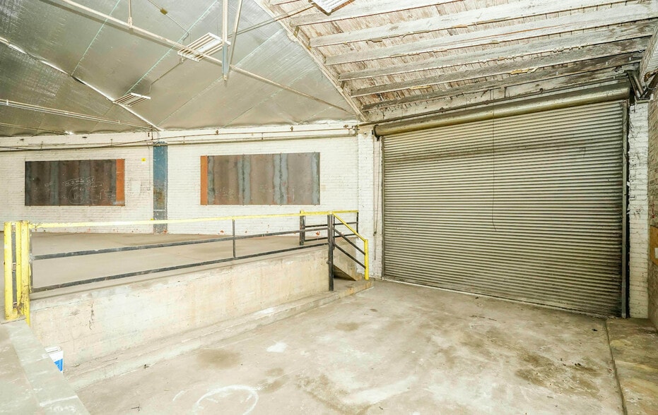 More Photos Of 3301 E 14th St, Los Angeles Warehouse For Sale