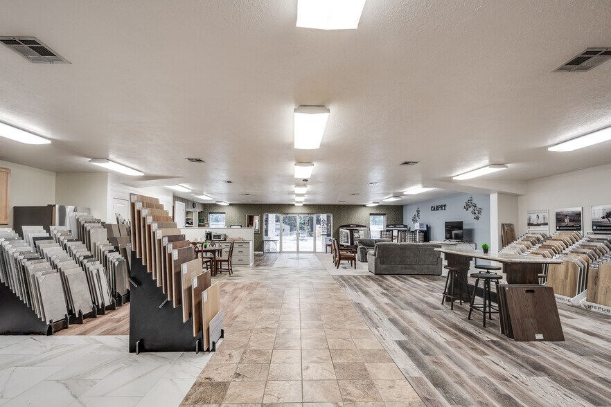More Photos Of 14310 US-190, Onalaska General Retail For Sale