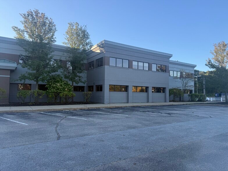 More Photos Of 100 Borthwick Ave, Portsmouth Office For Lease