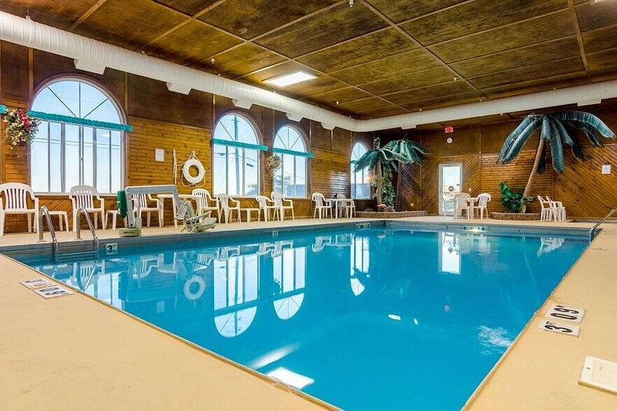 More Photos Of 1420 W 3rd St, Alliance Hotel For Sale