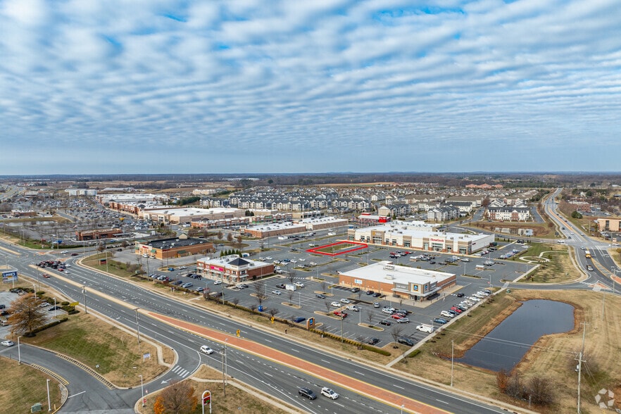 More Photos Of 1006 Bunker Hill Rd, Middletown Freestanding For Lease