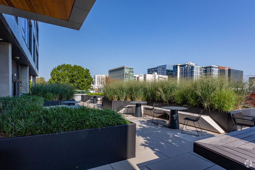 More Photos Of 1001-1009 17th Ave S, Nashville Office Residential For Lease