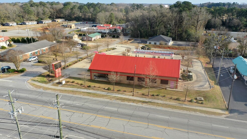 Primary Photo Of 1810 Opelika Rd, Auburn Carwash For Sale