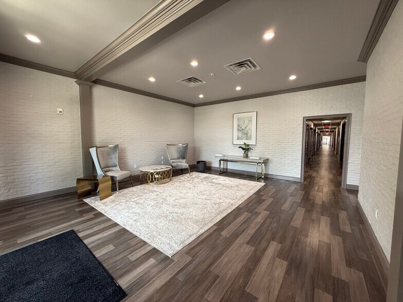 More Photos Of 29080 -29092 Krentel Rd, Lacombe Flex For Sale