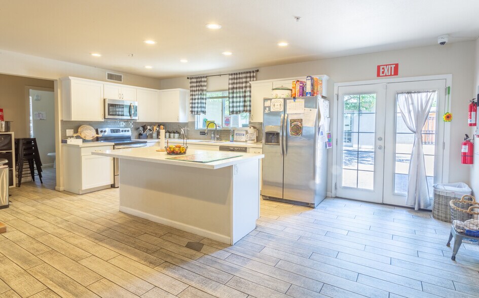 More Photos Of 1514 W Bethany Home Rd, Phoenix Skilled Nursing Facility For Sale