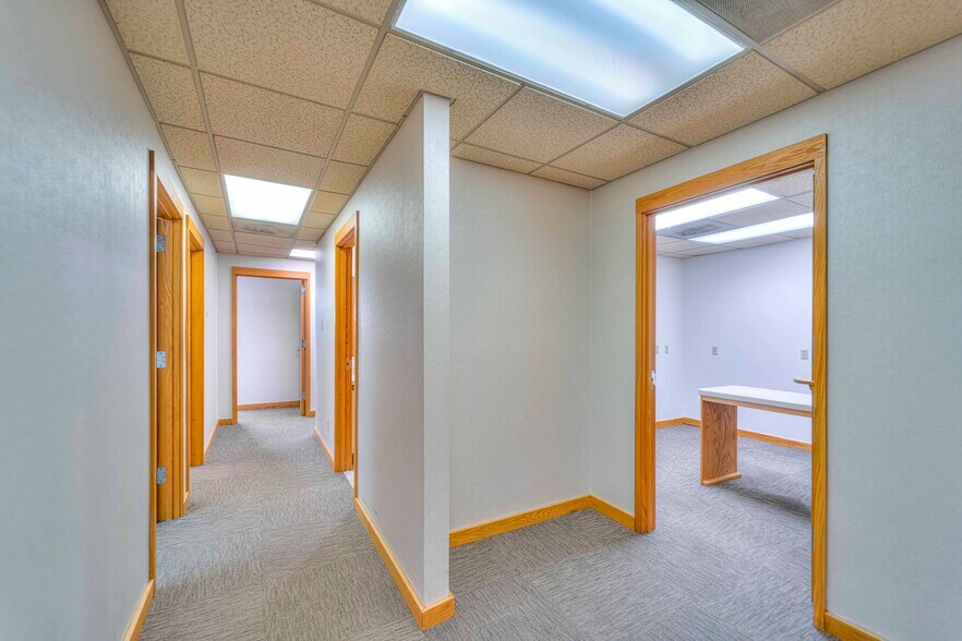 More Photos Of 900 E Michigan Ave, Jackson Office For Lease