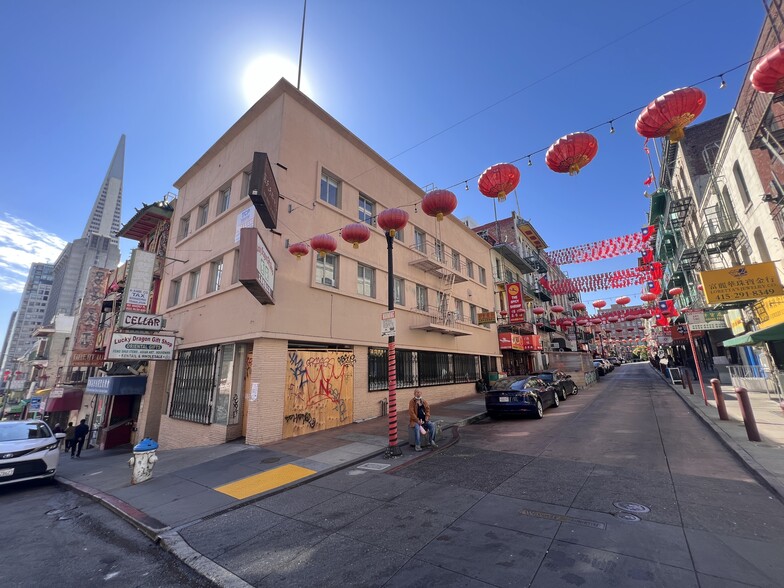 Primary Photo Of 160 Waverly Pl, San Francisco Storefront Retail Office For Lease