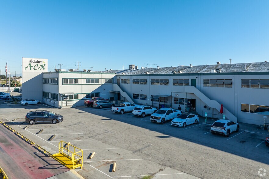 More Photos Of 920 E Pacific Coast Hwy, Wilmington Warehouse For Lease