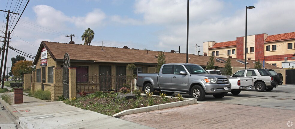More Photos Of 19661 Valley Blvd, Walnut Freestanding For Sale