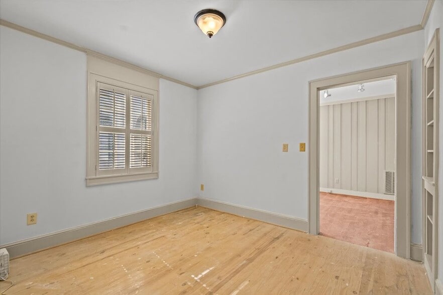 More Photos Of 711 W Wade Hampton Blvd, Greer Freestanding For Lease