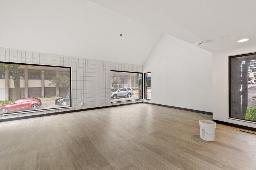 More Photos Of 1515 S Boulder Ave, Tulsa Office For Lease
