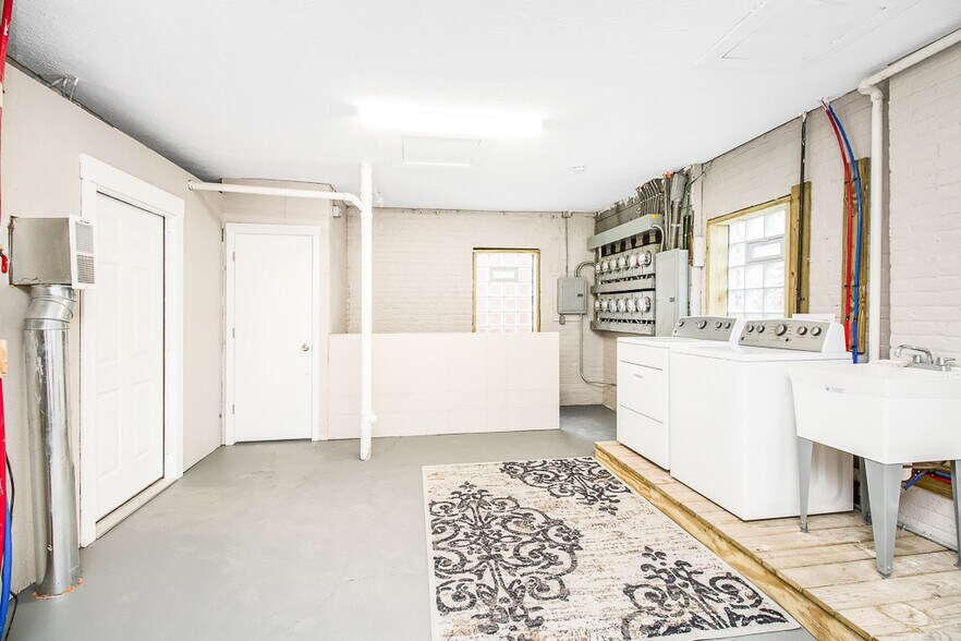 More Photos Of 3498 Bosworth Rd, Cleveland Apartments For Sale