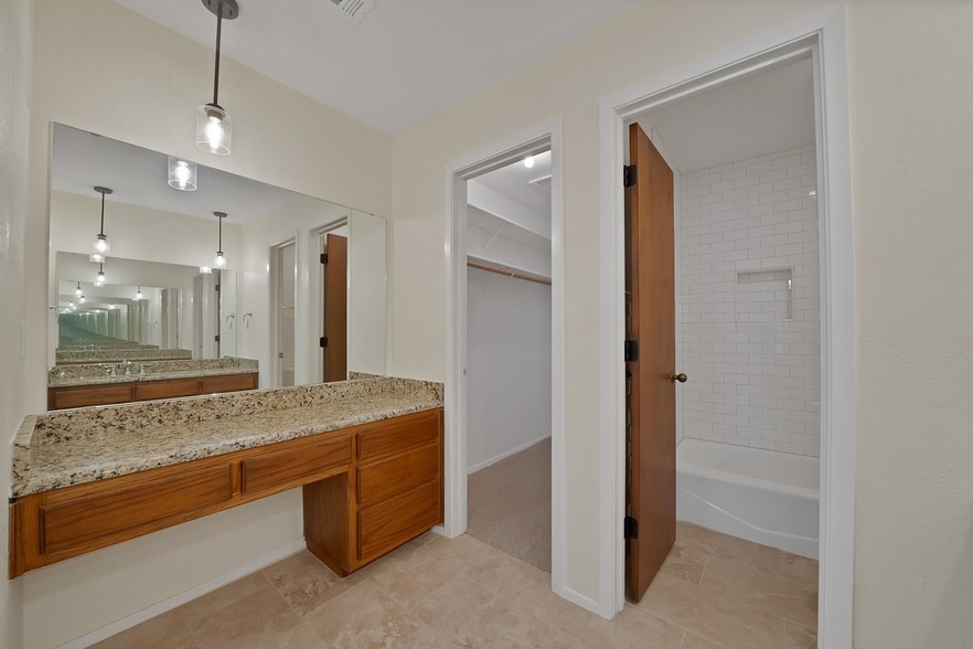 More Photos Of 2415 Sanguinet St, Fort Worth Apartments For Sale
