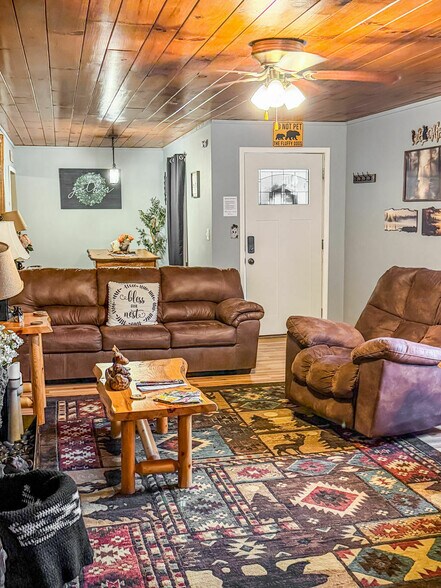 More Photos Of 740 River Rd, Gatlinburg Office For Sale
