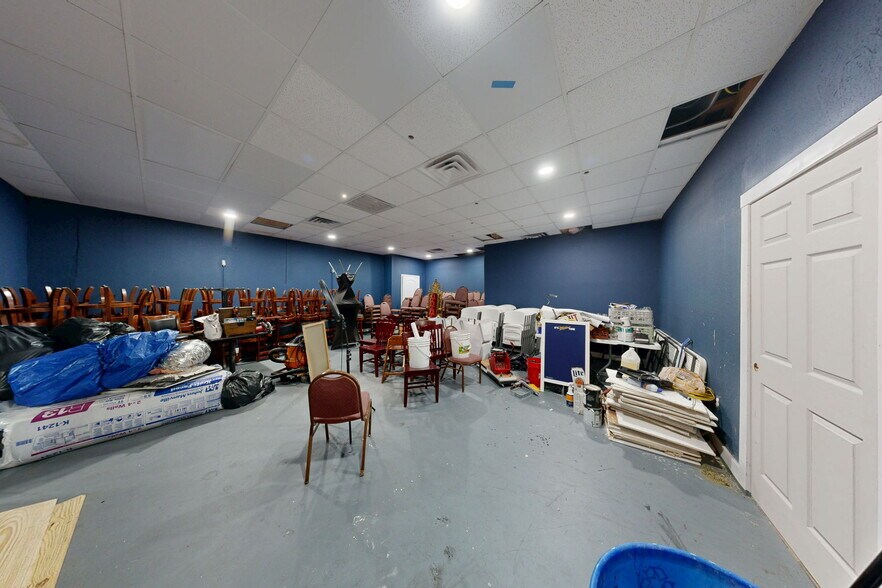 More Photos Of 4946 Rigsby Ave, San Antonio Restaurant For Sale