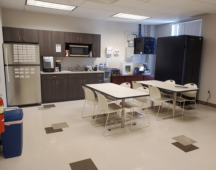 More Photos Of 4 Grandview Cir, Canonsburg Office For Lease