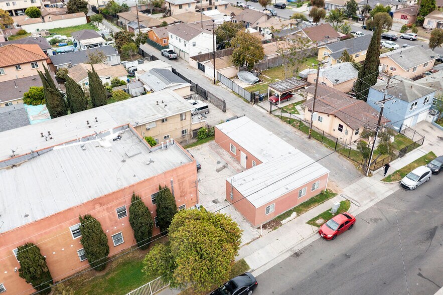 More Photos Of 1152 W 88th St, Los Angeles Apartments For Sale