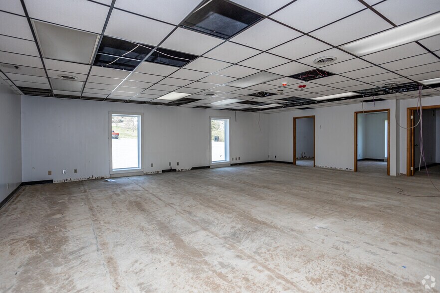 More Photos Of 101 E Tennessee Ave, Oak Ridge Office For Lease