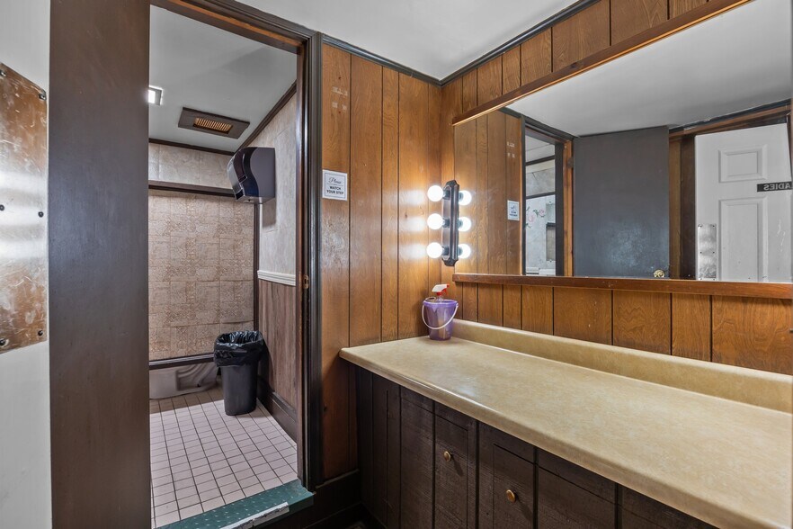 More Photos Of 209 Shewell Ave, Doylestown Restaurant For Sale