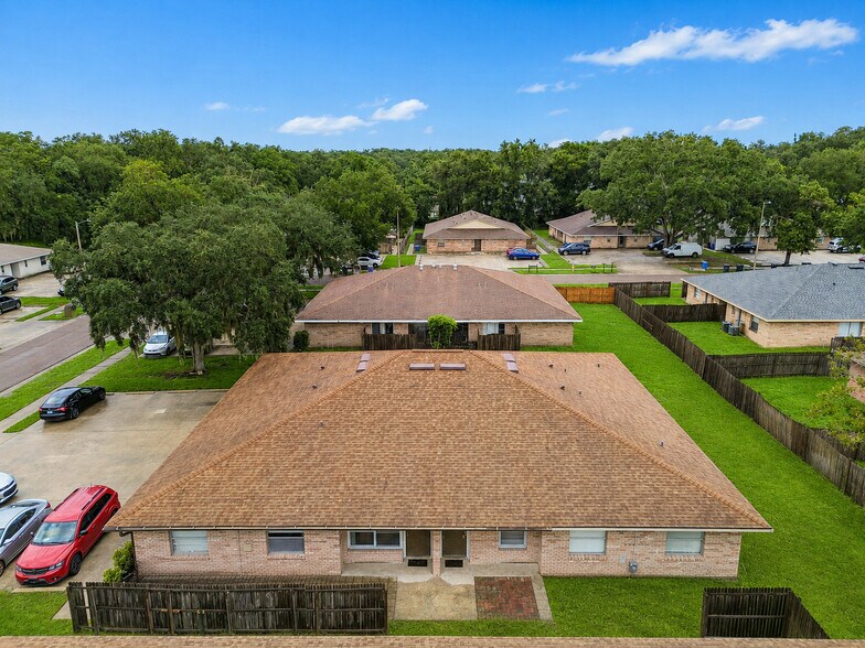 More Photos Of 3132 Bloomingdale Villas Ct, Brandon Apartments For Sale
