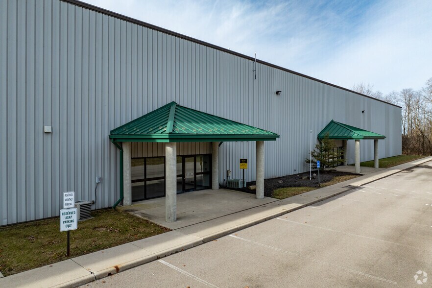 More Photos Of 31 Hunter Pl, Bellefontaine Warehouse For Lease