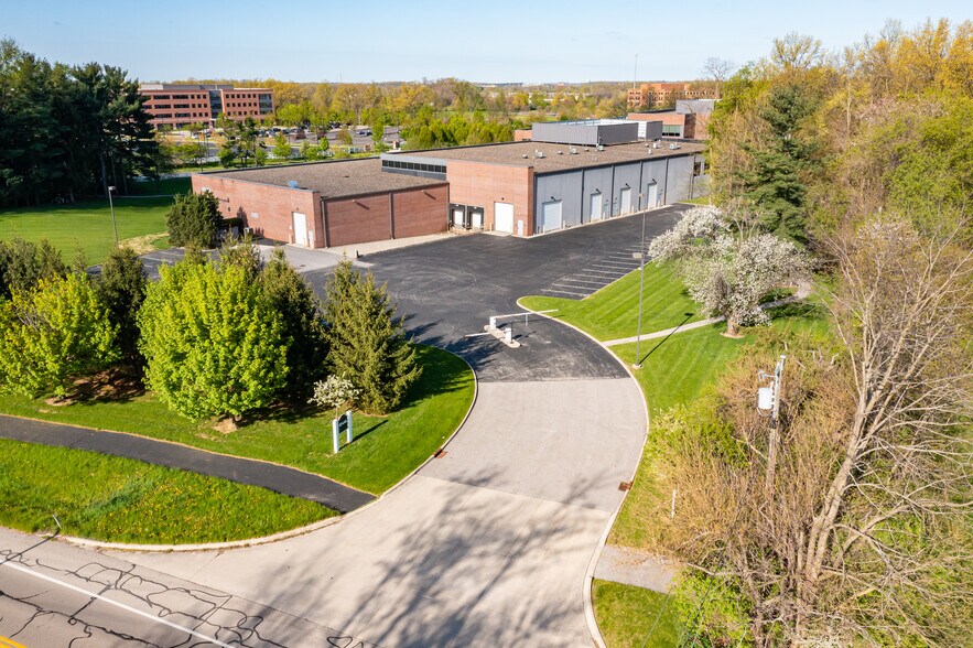 More Photos Of 7800 B Walton Pky, New Albany Unknown For Lease