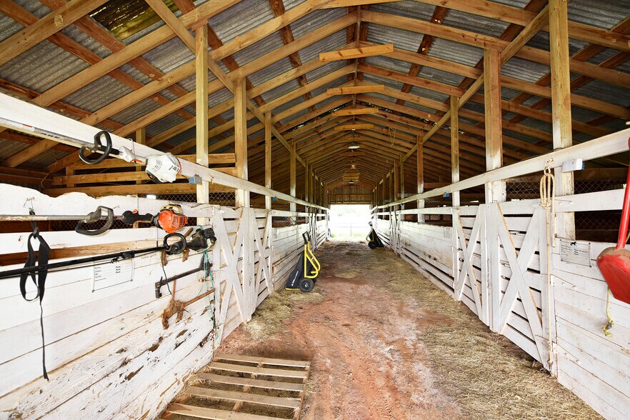 More Photos Of 1136 Jones Rd, New Waverly Land For Sale