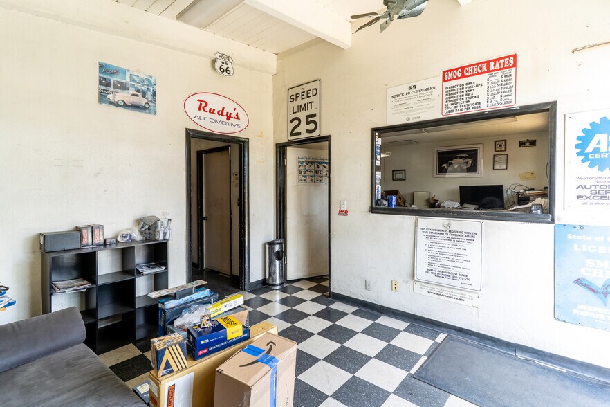 More Photos Of 931-945 W Hoover Ave, Orange Manufacturing For Sale