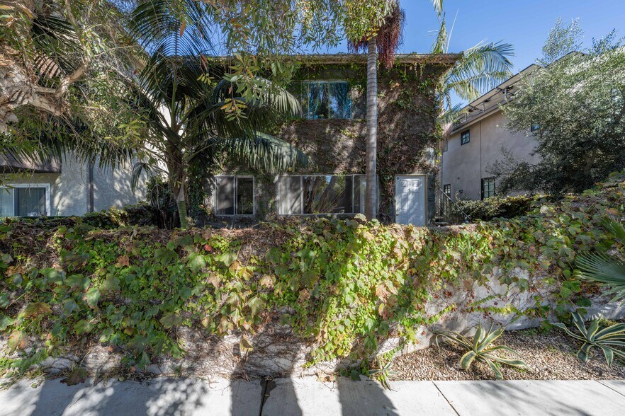 More Photos Of 614 6th Ave, Venice Apartments For Sale